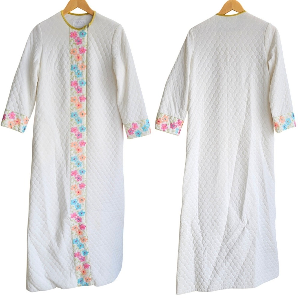 70s Vintage‎ Gossard Artemis Quilted House Dress Floral Embroider White Robe S/M